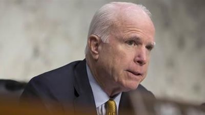 «ماكين»: مجلس الشيوخ الأمريكي طلب مراجعة رسائل البريد لوزير الدفاع