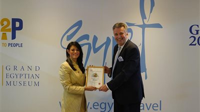 مصر تتسلم جائزة أفضل وجهة للسائحين الألمان