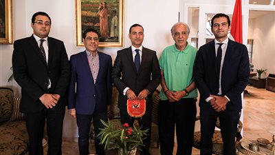 السفير المصري في الكونغو يشيد باحترافية منظومة العمل في الأهلي