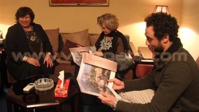 بالصور.. بطل العالم في الأسكواش يحضر احتفالات الأوبرا بالكريسماس