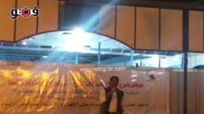 إبراهيم السوداني يشعل مسرح نادي الفتيات بالأغاني التراثية (فيديو)