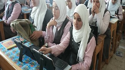 المدارس تبدأ توزيع كروت «Sim» استعدادا لامتحانات التابلت