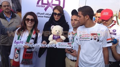 بالصور.. مؤسسة رحمة تُعرف المواطنين بسبل مكافحة السرطان