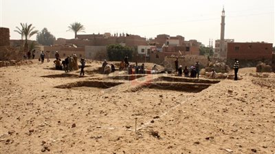 رئيس قطاع الآثار الإسلامية يتفقد موقع حفائر مدينة البهنسا (صور)