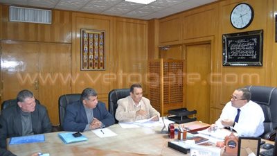 محافظ الإسماعيلية يناقش مطالب نقابة المعلمين