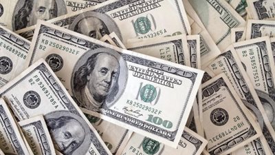 الدولار يتراجع 3 قروش ويسجل 17.49 جنيه