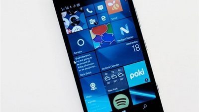 «مايكروسوفت» تؤخر تحديث «ويندوز 10» على الهواتف الذكية حتى 2016