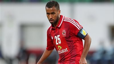 «فيفا» يهنئ حسام عاشور بعيد ميلاده الـ33