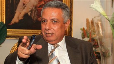 أبوالنصر يعتذر عن حفل توزيع 