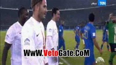 بالفيديو.. حديث كوميدي بين «أبوتريكة» وديفيد بيكهام