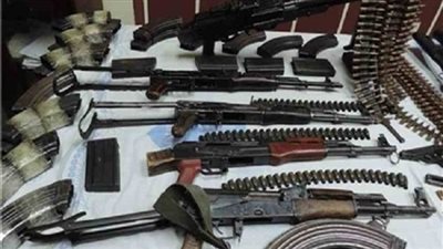 ضبط ٤ عاطلين للقيام بالبلطجة وحيازة أسلحة نارية في شبرا الخيمة