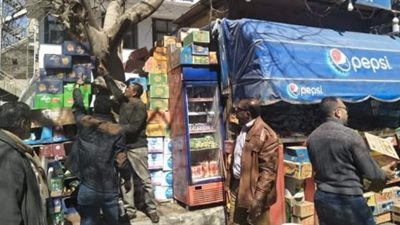 حملات يومية لإزالة إشغالات الأكشاك بالدقي والعجوزة (صور)