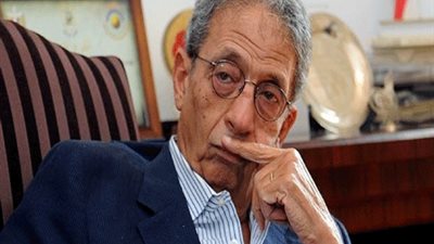 عمرو موسي يناشد 