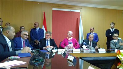 ألمانيا تسلم كفر الشيخ سيارات للتخلص من النفايات الصلبة (صور)