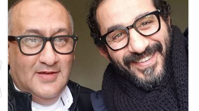 أحمد حلمي عن شقيقه الأكبر خالد: «ياما خلاني أنزل أجيب عيش بداله»