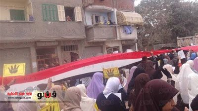 أهالي أبو سليمان يهاجمون مسيرة للإرهابية ويفرقون تجمعهم