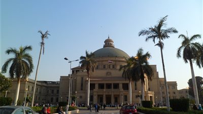 خريجو حقوق 2013 يتقدمون بأوراقهم لوظائف معاوني النيابة العامة