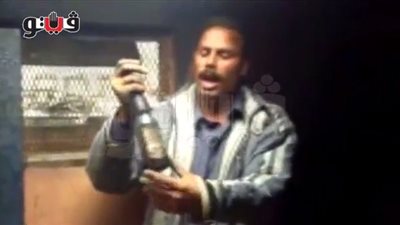 بالفيديو.. أهالي فيصل يخمدون حريقًا بسيارة شرطة