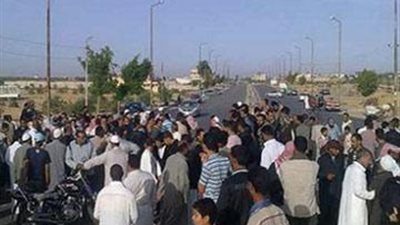 إعادة فتح الطريق الزراعى بعد قطعه بمدخل 