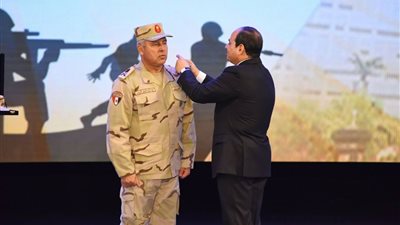 10 أسباب جعلت كامل الوزير تاجر السعادة للمصريين