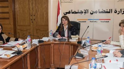 تفاصيل اجتماع مجلس إدارة جمعية الهلال الأحمر برئاسة غادة والي