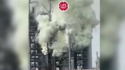 حريق ضخم يلتهم مصفاة لتكرير النفط في روسيا (فيديو)