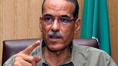 بالفيديو والصور.. وصول جثمان عزازي على عزازي إلى مطار القاهرة