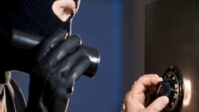 سرقة 80 جرام ذهب و2000 جنيه من شقة موظف بدمياط الجديدة