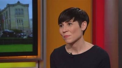 وزيرة خارجية النرويج تصل مطار القاهرة