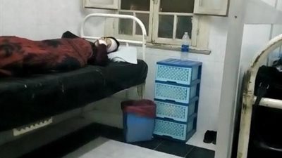 3 وقائع وضعت محافظ الشرقية في ورطة.. مرض غامض يصيب طالبات مدرسة بالصالحية.. موظفة تهين المرضى وتجبرهم على الجلوس أرضا.. وطلاب يستخدمون السبورة الذكية في عرض أغاني المهرجانات والرقص