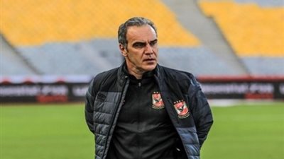 محاضرة ١٥ دقيقة من لاسارتي للاعبي الأهلي قبل مران اليوم