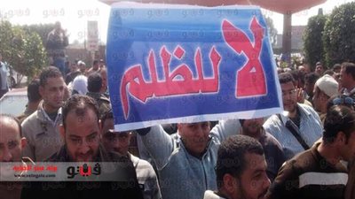 وقفة احتجاجية لعمال شركة الغزل والنسيج بالإسكندرية للمطالبة بزيادة رواتبهم