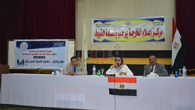 نائب محافظ الوادي الجديد تكرم الفائزين بمسابقة «العامة للاستعلامات» (صور)