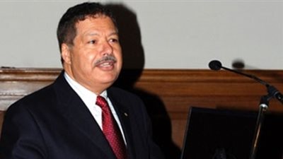 زويل يهنئ «عبية» بحصد جائزة الإبداع العربي في العلوم