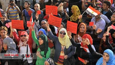 بالصور.. ألعاب نارية وكروت حمراء للرئيس بـ