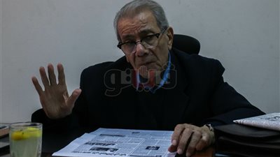 نبيل زكي في آخر حواراته لـ«فيتو».. مبارك رفض فضح رجال صدام بمصر.. ولم أكن مؤيدا لنظام عبدالناصر.. كنت سببا في ضرب مكرم عبيد بـ«المركوب».. واختبأت بشقة يوسف صديق يوم 23 يوليو 1952