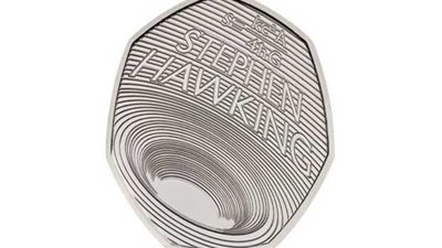 بريطانيا تكرم ستيفن هوكينج بقطعة نقدية جديدة