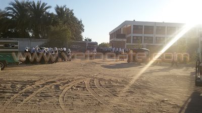 أولياء أمور طلاب مجمع مدارس قفط يطالبون مدير الأمن بحماية أبنائهم