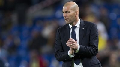 بالأسماء.. زيدان يطلب ضم 5 لاعبين جدد لريـال مدريد