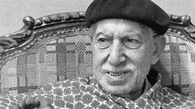 توفيق الحكيم يقول: لو كان في يدى مسدس لأفرغته في صدور هؤلاء!