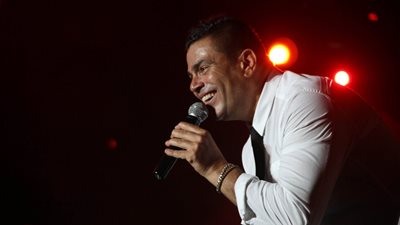 بالأرقام.. أجور النجوم في ليلة رأس السنة.. عمرو دياب يغني بـ200 ألف دولار.. وهزة صافيناز بـ30 ألف جنيه.. «جورج وسوف» يتعاقد على 220 ألف دولار.. ساعة «دينا» بــ60 ألف جنيه.. وتذكرة 