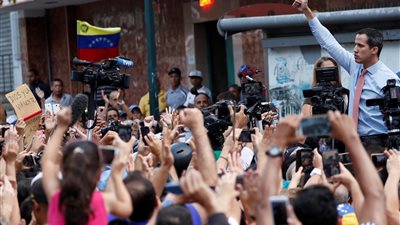 تظاهرات في فنزويلا بسبب انقطاع المياه والكهرباء (صور )