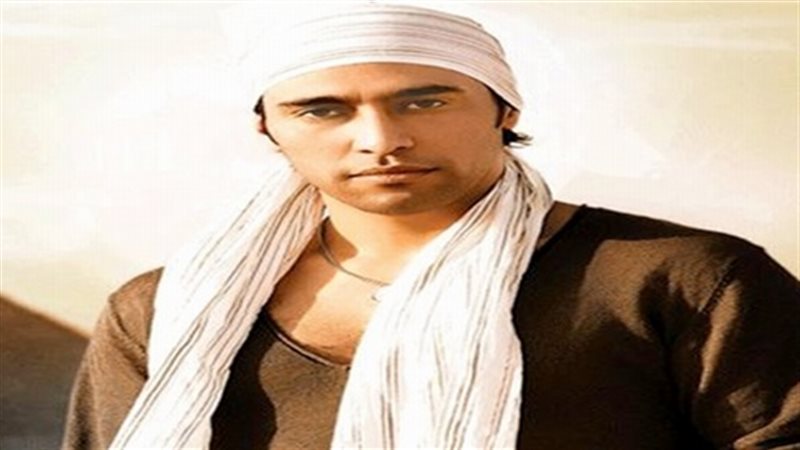 المطرب والملحن عمرو