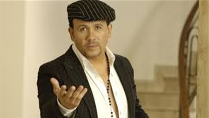 النجم هشام عباس 