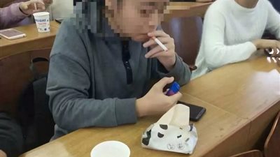 جامعة تسمح للطلاب بالتدخين لفهم المحاضرات بشكل أفضل