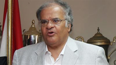 «الرياضة» تجهز ملفًا بدعاوى «عباس» القضائية لإرسالها للـ«فيفا»