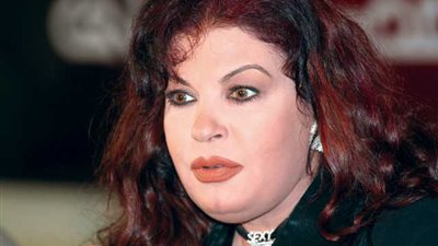 فيفي عبده تصل حفل زفاف محمود بدر بمدينة نصر