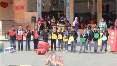 مدرسة «فضل الحديثة» تنظم نشاطا لتعليم الطلاب قواعد المرور