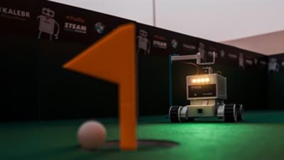 أول مباراة جولف بين الروبوتات في الإمارات