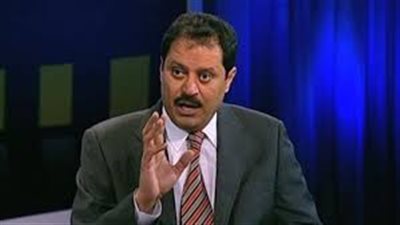 كاتب سعودي يدين حماس بسبب سمير قنطار